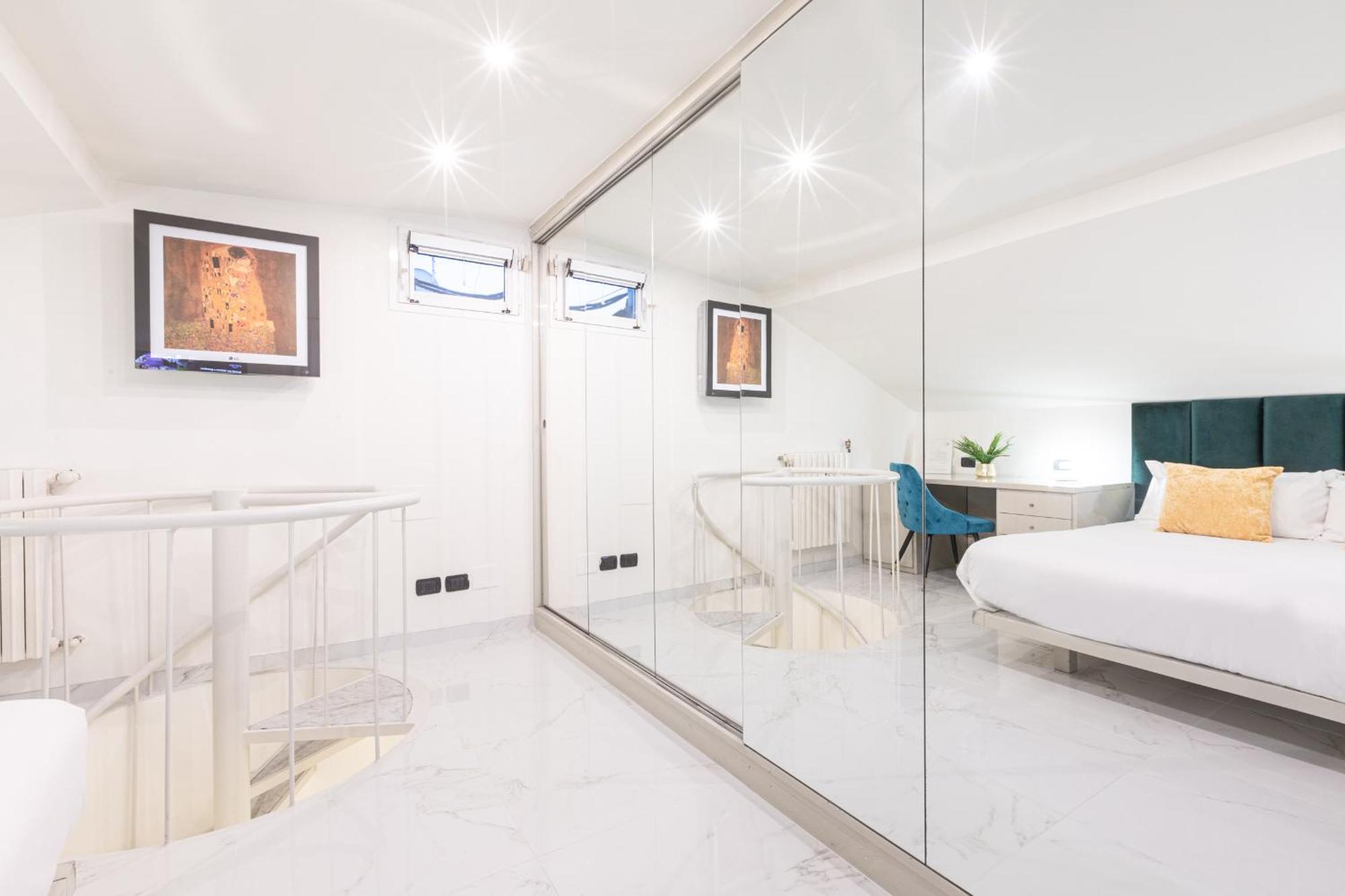 מילאנו Monte Napoleone Split-Level Terrace Apartment - Top Collection מראה חיצוני תמונה