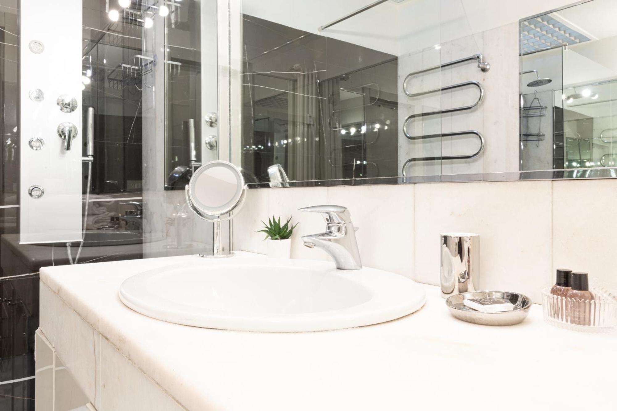 מילאנו Monte Napoleone Split-Level Terrace Apartment - Top Collection מראה חיצוני תמונה